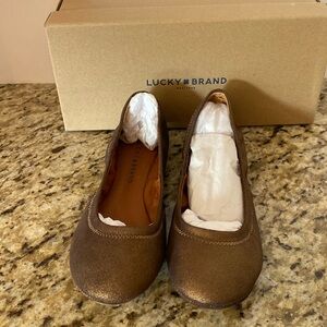 Lucky brand bronze metallic size 7M ballet flat